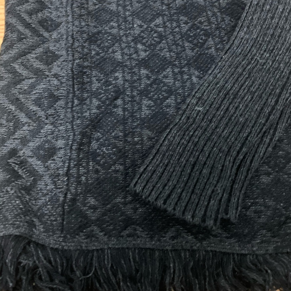 Minnie Rose sweater - Picture 7 of 7
